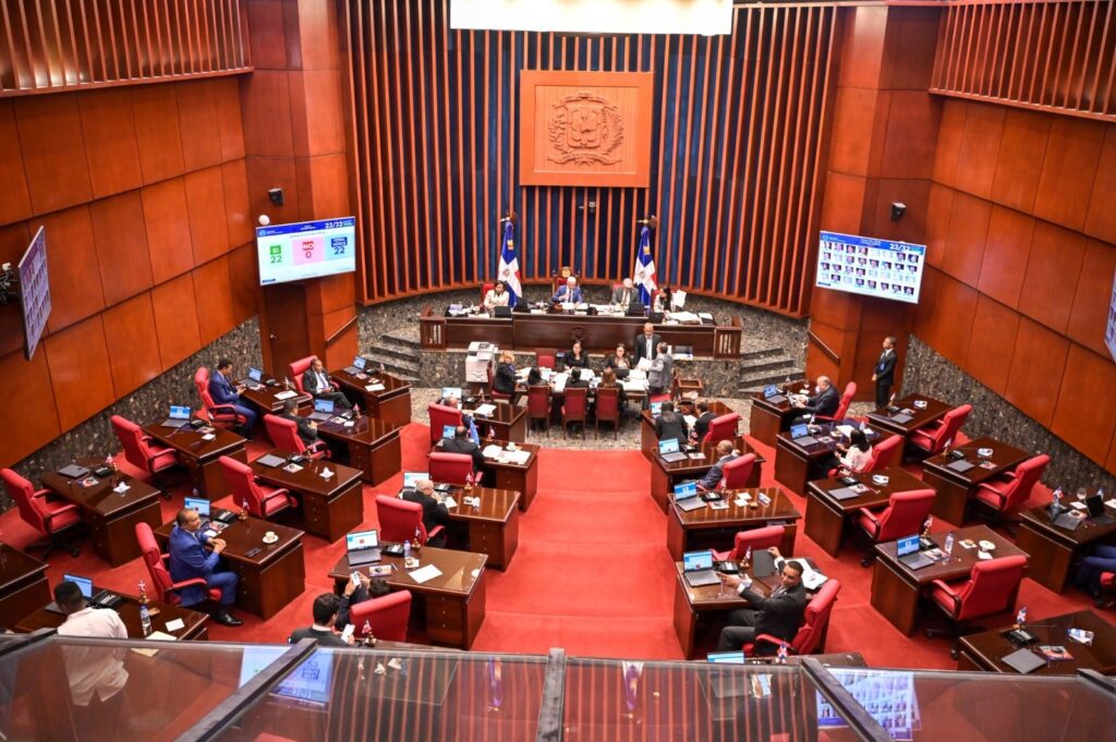 senado-conforma-comision-para-estudiar-ley-sobre-trafico-ilicito-de-migrantes-y-trata-de-personas