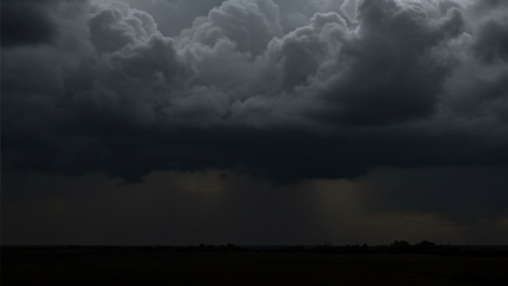 coe-coloca-1-provincia-en-alerta-amarilla-y-8-en-verde-por-aguaceros