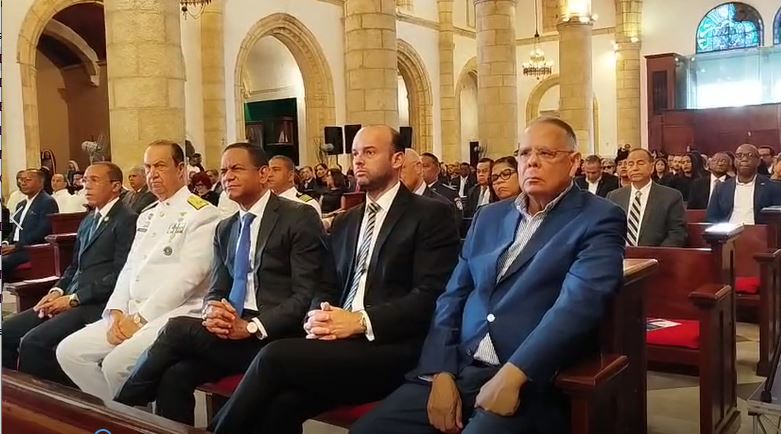 contraloria-conmemora-su-96-aniversario-con-una-misa-en-la-catedral-primada-de-america