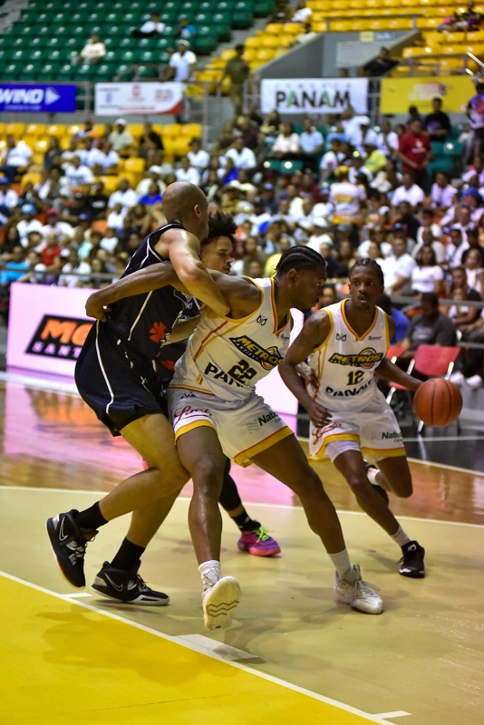 guerrero-y-rice-heroes:-metros-se-imponen-a-los-marineros-y-se-aduenan-de-la-cima-en-la-lnb