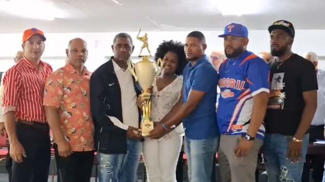 “66-anos-de-pasion:-el-beisbol-amateur-se-viste-de-promesas-beisboleras”