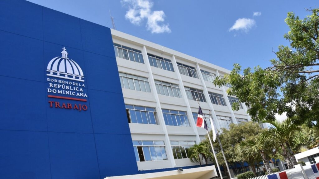 ministerio-de-trabajo-reitera-dia-de-la-restauracion-de-la-republica-no-se-cambia