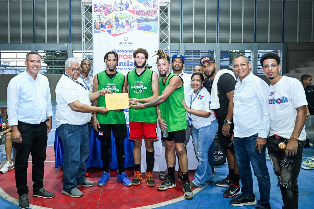 3×3-alcaldia-de-santiago,-ensanche-bermudez-se-lleva-los-premios