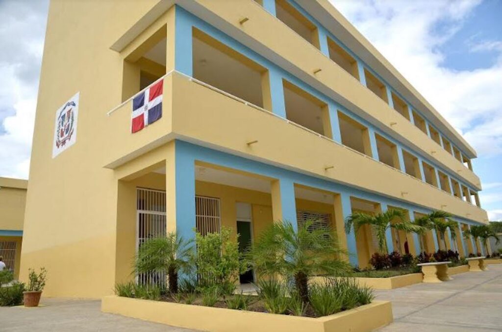 regional-niega-cierre-de-30-escuelas-en-higuey-a-inicio-del-ano-escolar