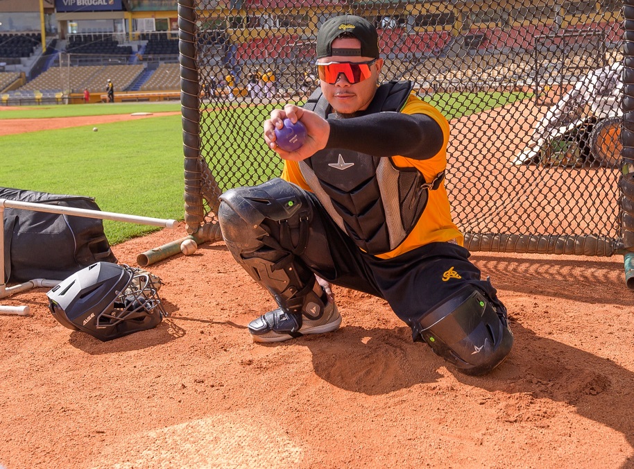 julio-e.-rodriguez-listo-para-aportar-a-las-aguilas-desde-la-receptoria