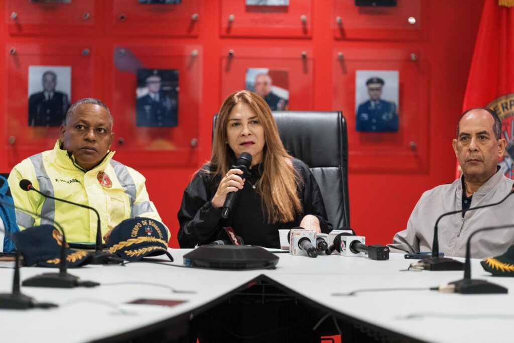 “por-favor”-no-sacar-fundas-de-basura-durante-lluvias,-pide-alcaldia-del-dn