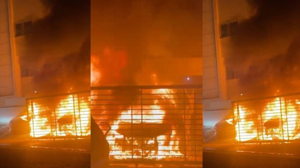incendio-afecta-dos-vehiculos-en-camino-chiquito,-arroyo-hondo