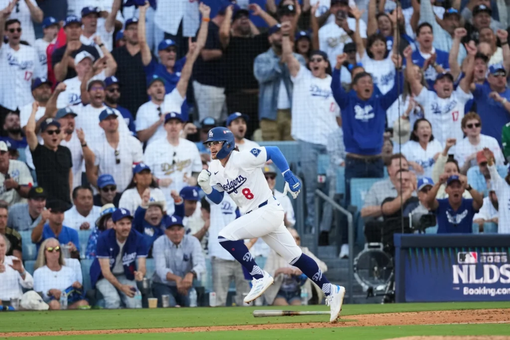 un-error-de-oro-elimina-a-los-filis:-dodgers-siguen-embalados-en-defensa-del-titulo-de-la-serie-mundial
