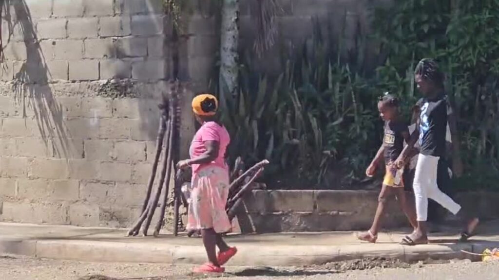 residentes-atemorizados-por-invasion-de-haitianos-ilegales-en-el-municipio-restauracion