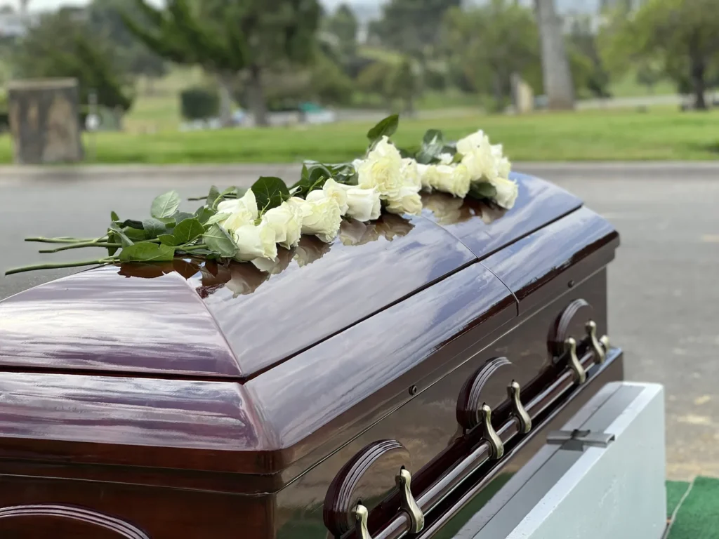 sepultan-joven-acribillada-por-pariente-ante-diferencia-sobre-manejo-de-la-herencia
