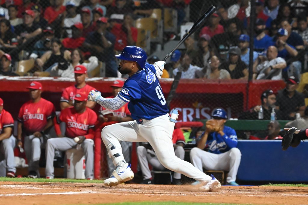 licey-dejo-tendido-al-escogido-en-10-entradas-en-el-debut-de-lidom-2025-26
