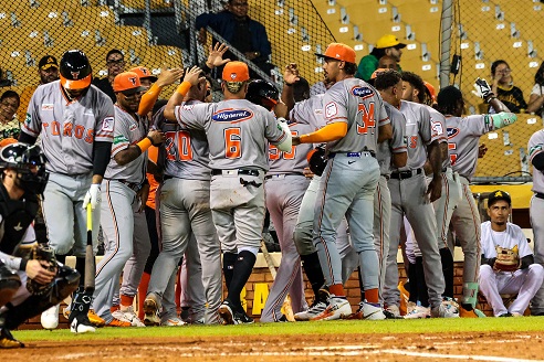 toros-ganan-maratonico-juego-a-las-aguilas-cibaenas