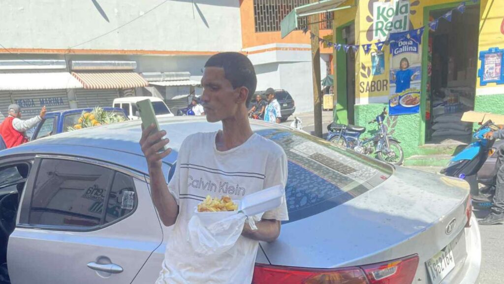 video:-roban-vehiculo-en-una-estacion-de-combustible-en-azua