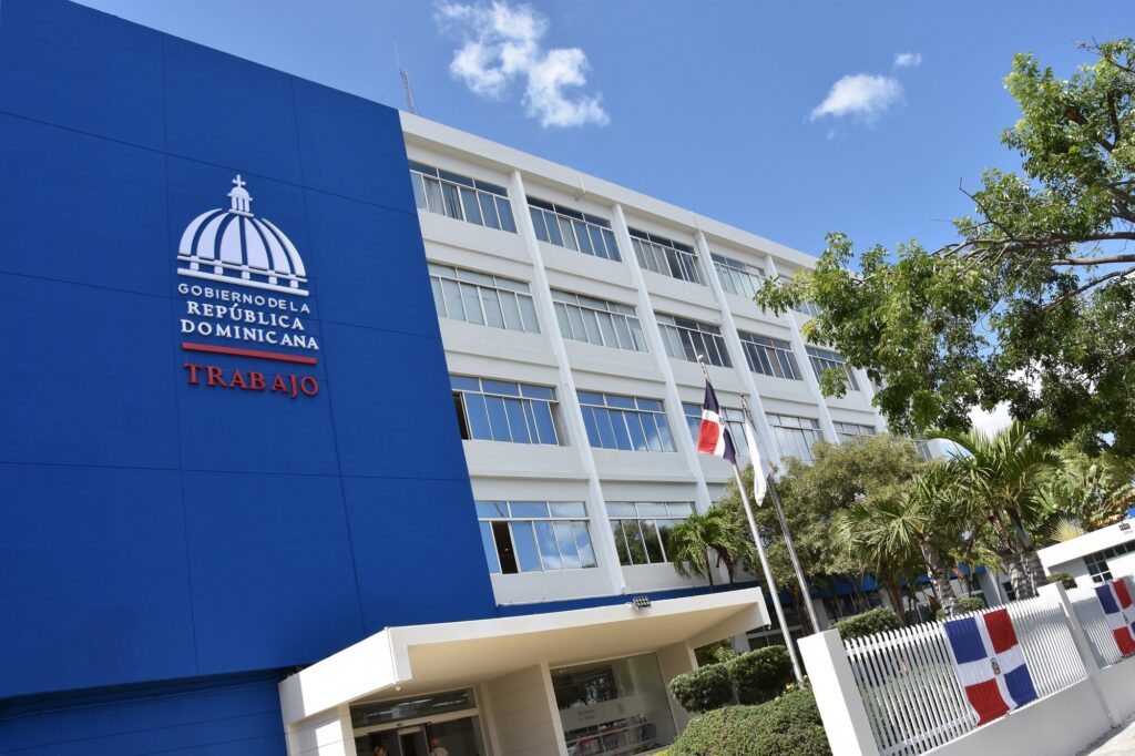 ministerio-de-trabajo-autoriza-reanudacion-de-labores-en-el-gsd,-san-pedro-y-la-romana