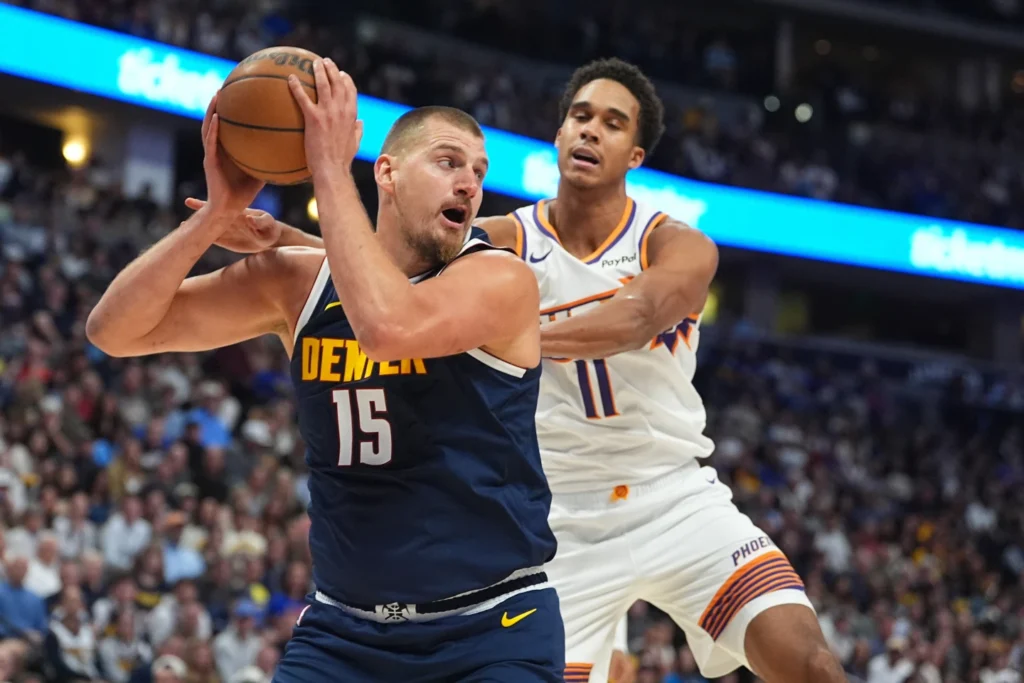 el-triple-doble-de-jokic-impulsa-a-los-nuggets-sobre-los-suns-133-111