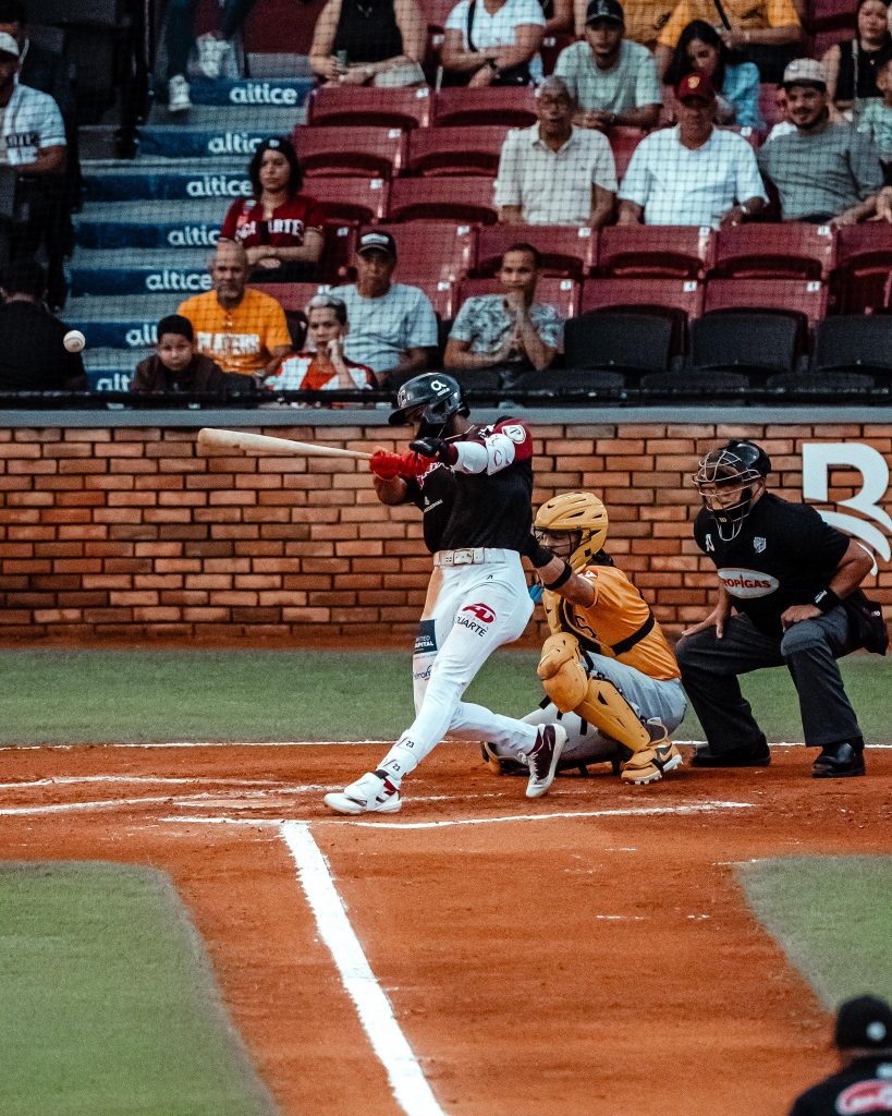 holton-encabeza-reaccion-gigante-en-triunfo-7-4-sobre-las-aguilas