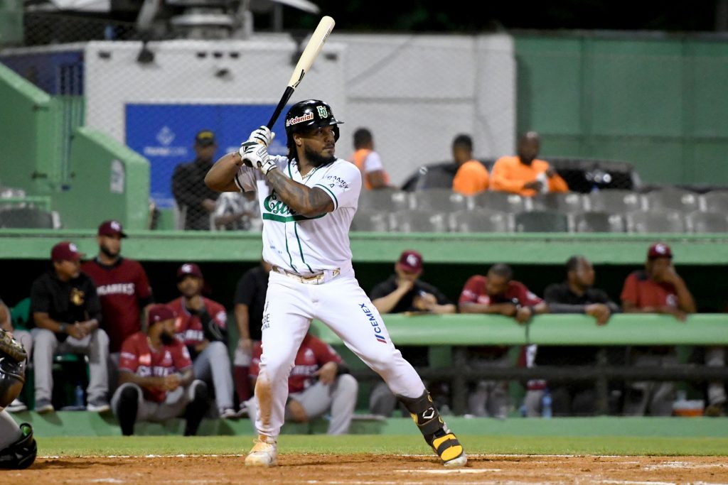 eguy-rosario-llega-en-cambio-a-los-leones,-jorge-mateo-a-las-estrellas