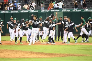 estrellas-dejan-a-los-gigantes-en-el-terreno-y-mantienen-su-tercer-lugar-en-lidom