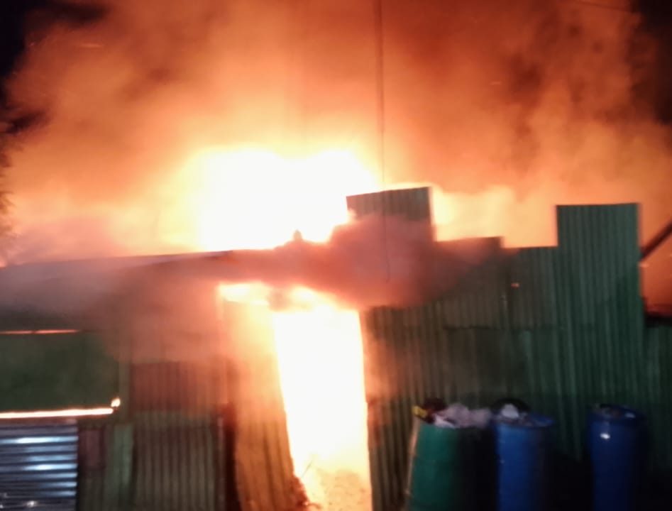 incendio-reduce-a-cenizas-28-casas-en-veron,-punta-cana