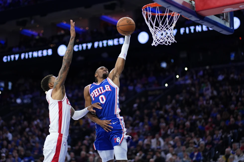 embiid-logra-triple-doble-en-victoria-de-los-76ers-sobre-los-rockets.-todos-los-resultados-del-jueves-en-la-nba