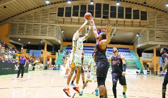 soles-vence-con-autoridad-a-los-leones-en-la-super-liga-lnb