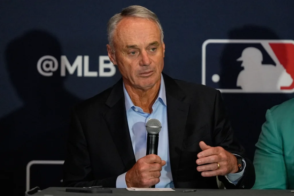 mlb-propone-limitar-la-mayoria-de-los-contratos-de-agentes-libres-a-5-anos-y-al-15%-del-tope-salarial-de-un-equipo