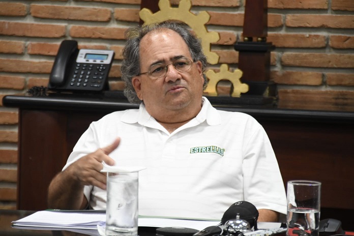 estrellas-reeligen-al-ing.-miguel-feris-como-presidente